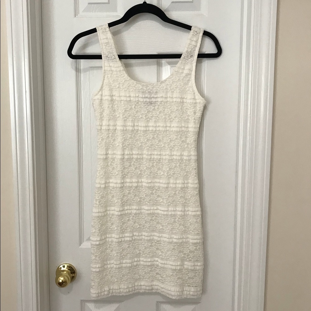 Lace bodycon dress